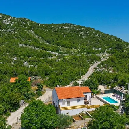 Villa Sanja In Makarska By Guide *