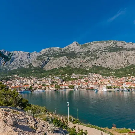 Sanja In Makarska By Guide Villa