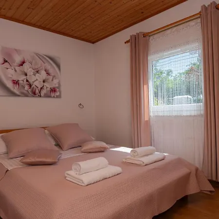 Villa Sanja In Makarska By Guide Duge Njive