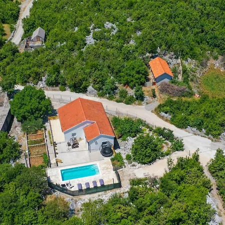 Sanja In Makarska By Guide Villa Duge Njive